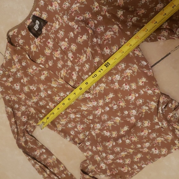 Reformation new Toulouse wrap blouse size small - Picture 8 of 10